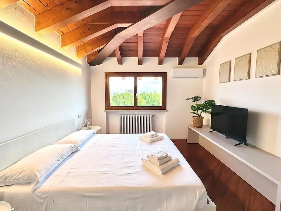 Attico Garibaldi Vista Lago Desenzano del Garda Apartment