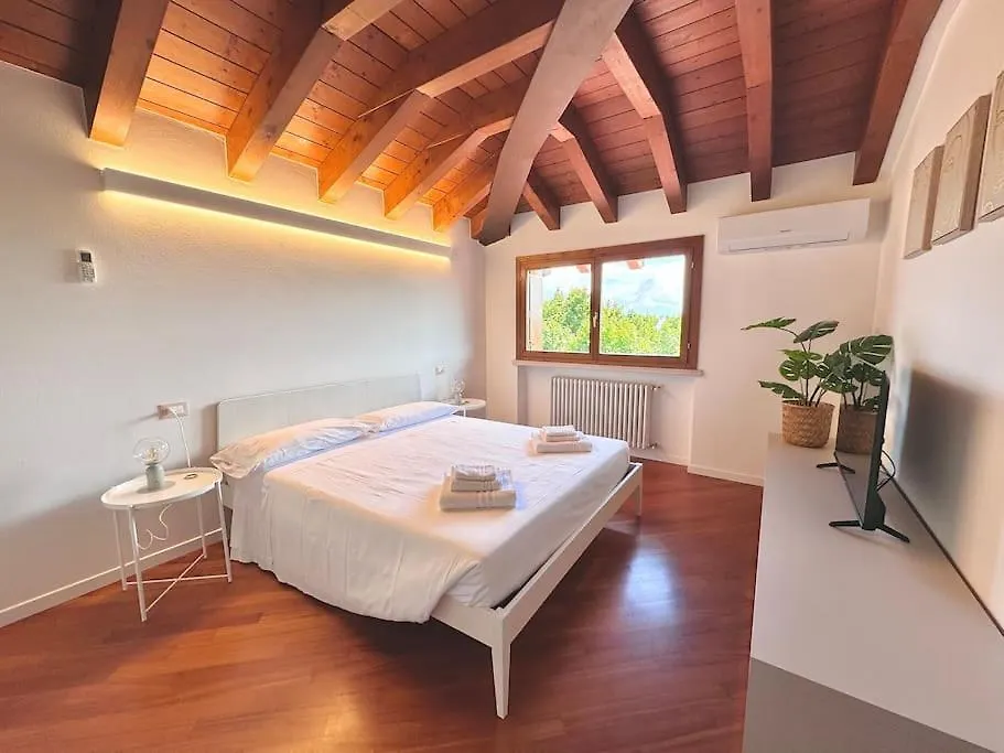 Apartment Attico Garibaldi Vista Lago Desenzano del Garda Italy
